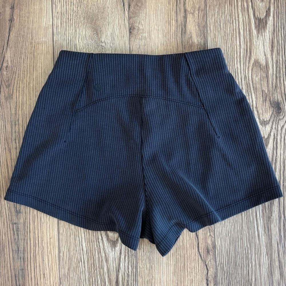 Lululemon Ribbed Softstreme High Rise Shorts 2" Size 2 In Dark Gray